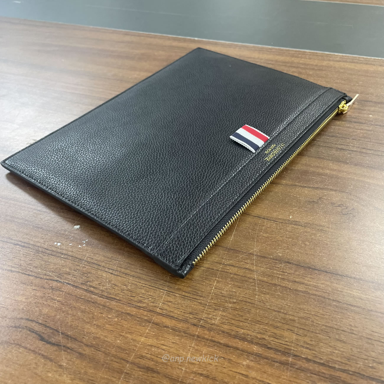 Thom Browne Logo Stamp Leather Document Holder (5) - newkick.vip